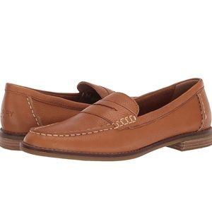 Sperry Seaport Penny Loafer in Tan